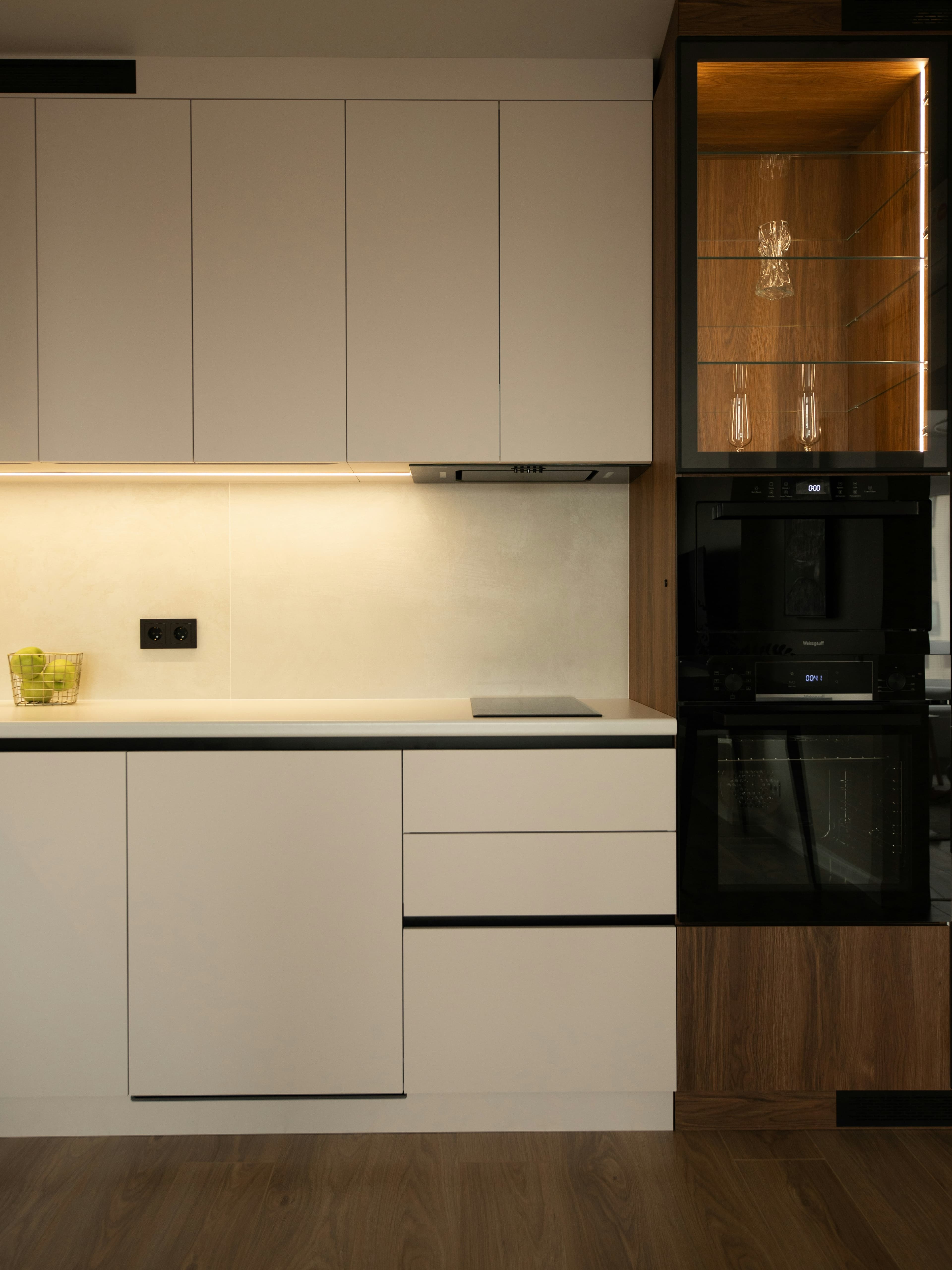 Ferro - A model with richer fronts and a more expressive premium character.